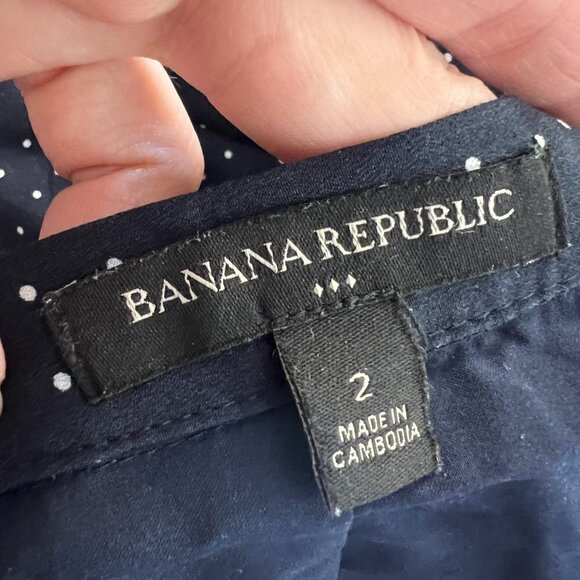 BR Fcty Asymmetrical Hem Navy White Polka Dot Lined Pleated Midi Skirt Sz 2 - Picture 8 of 11